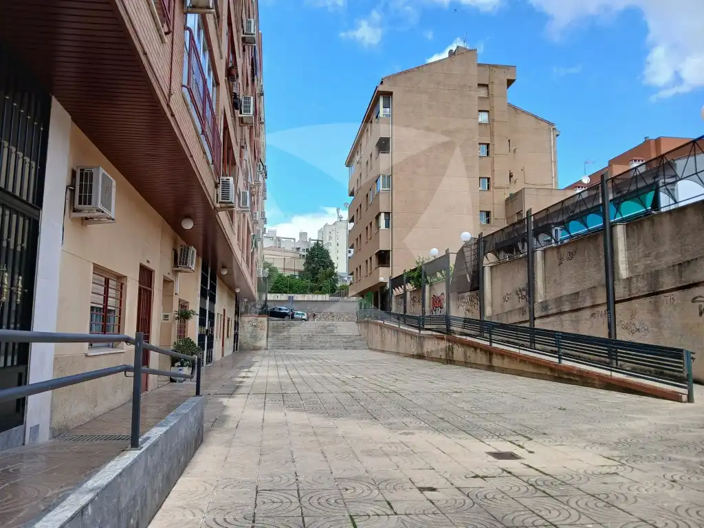 Pis amb ascensor en venda a Calle Donantes De Sangre