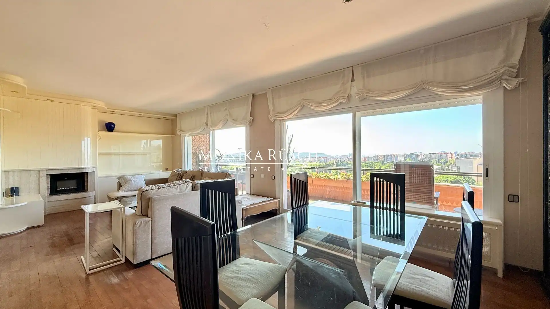 Vista exterior de Piso en venta en Barcelona con Calefacción, Terraza y Trastero