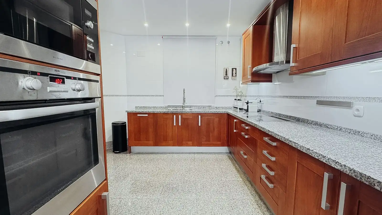 Piso con piscina en venta en Estepona Pueblo, imagen 14