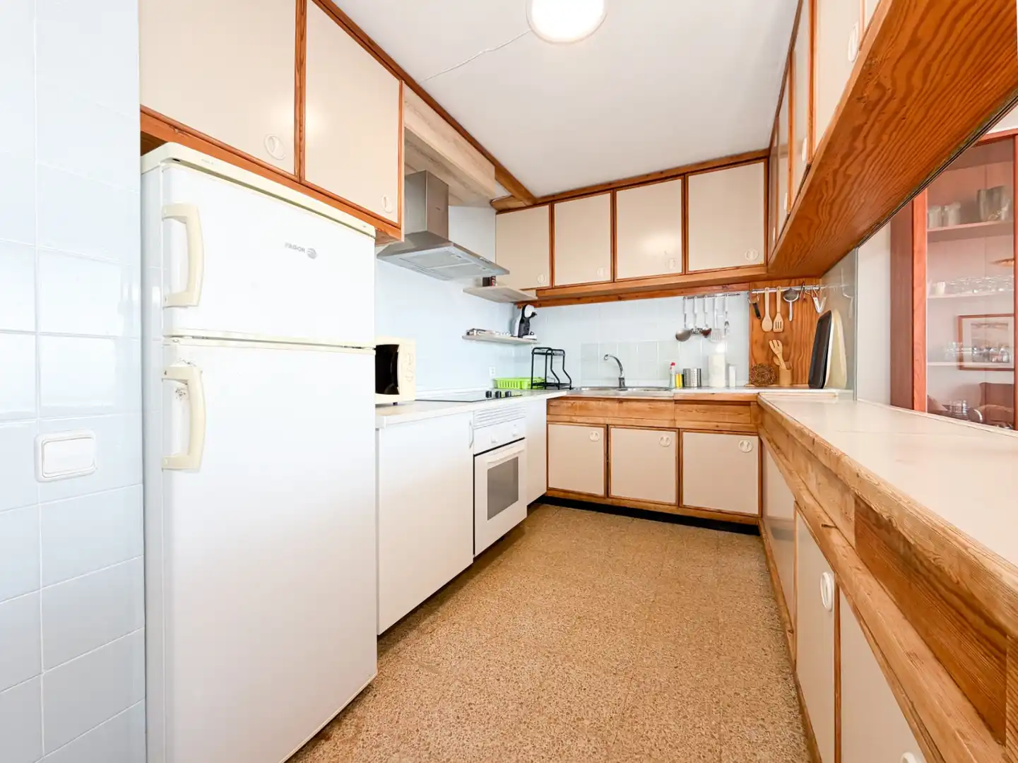 Cuina de Apartament de lloguer en El Campello amb Terrassa i Balcó