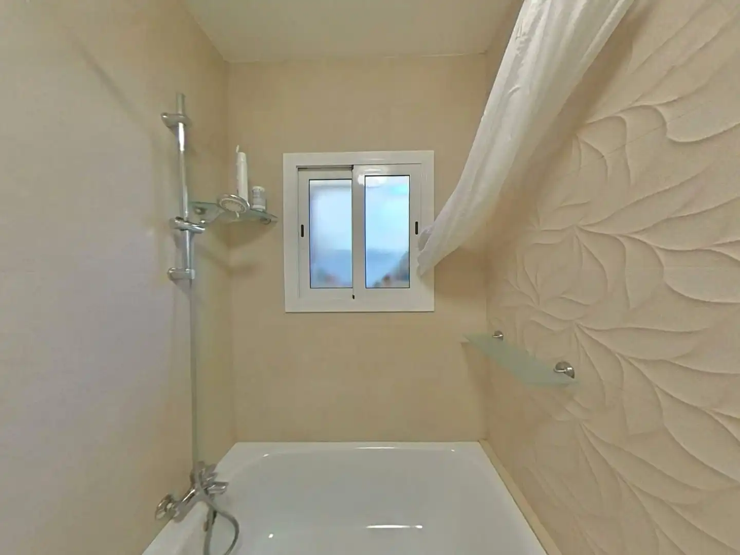 Bathroom of Flat for sale in Calafell  with Air Conditioner and Terrace