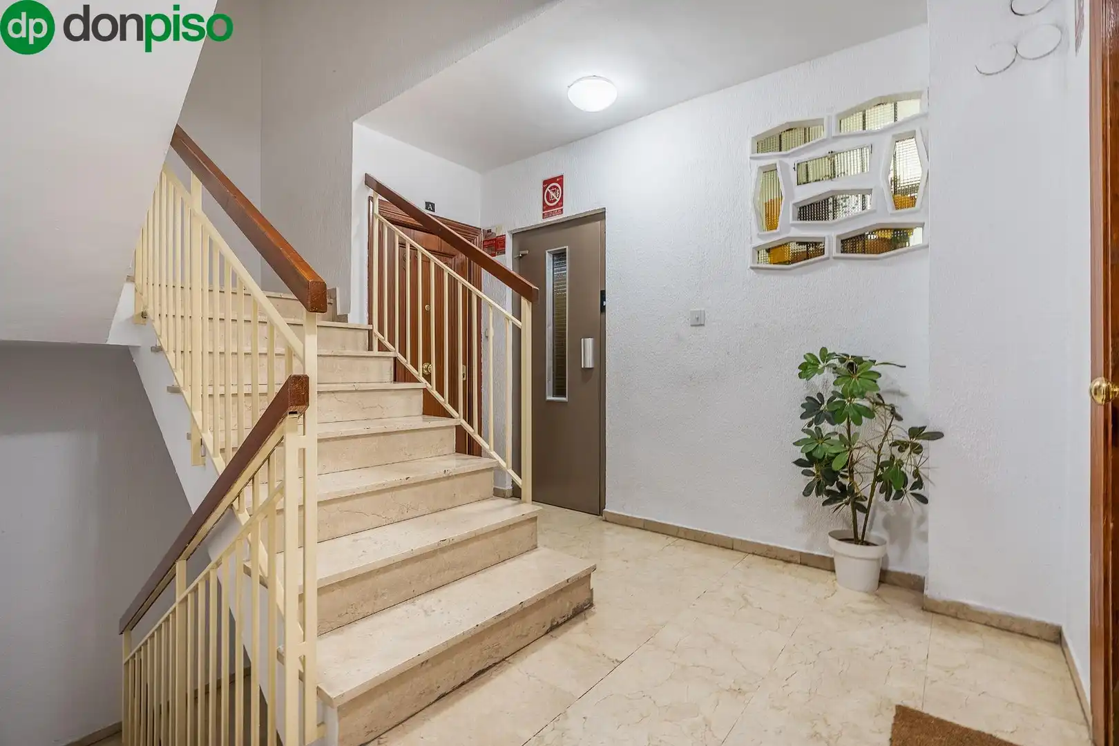 Flat for sale in Granada