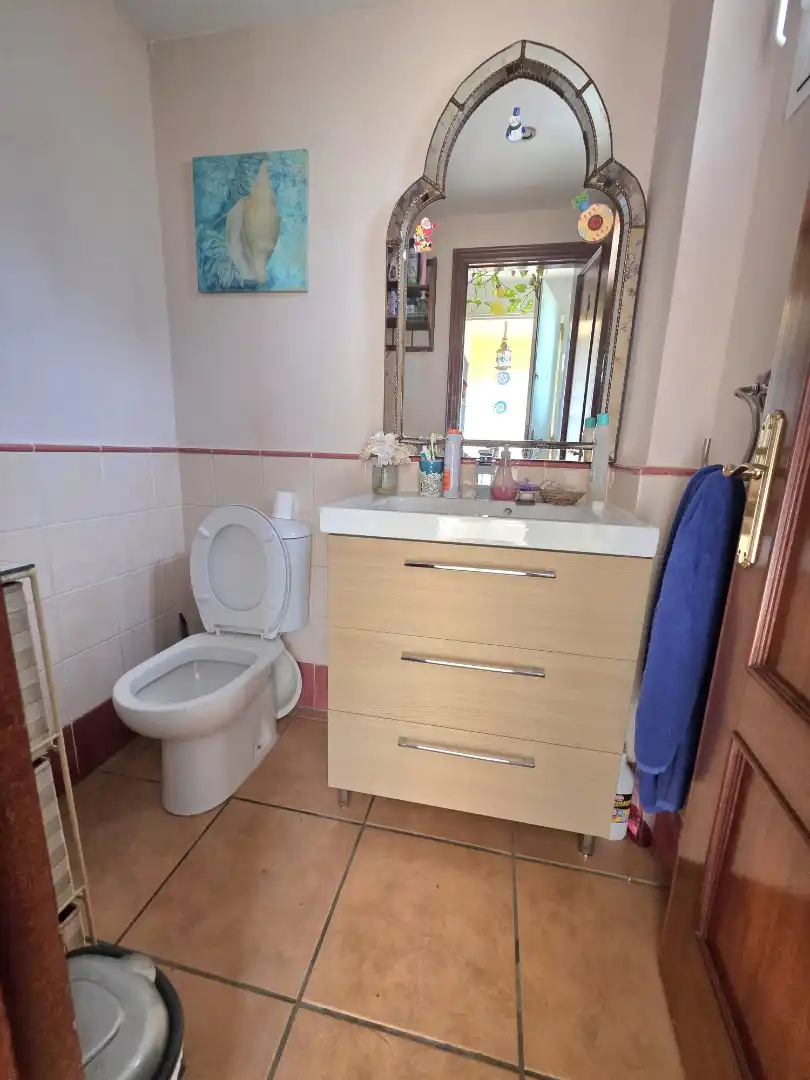 Bany de Casa adosada en venda en Tarifa amb Aire condicionat, Jardí privat i Terrassa