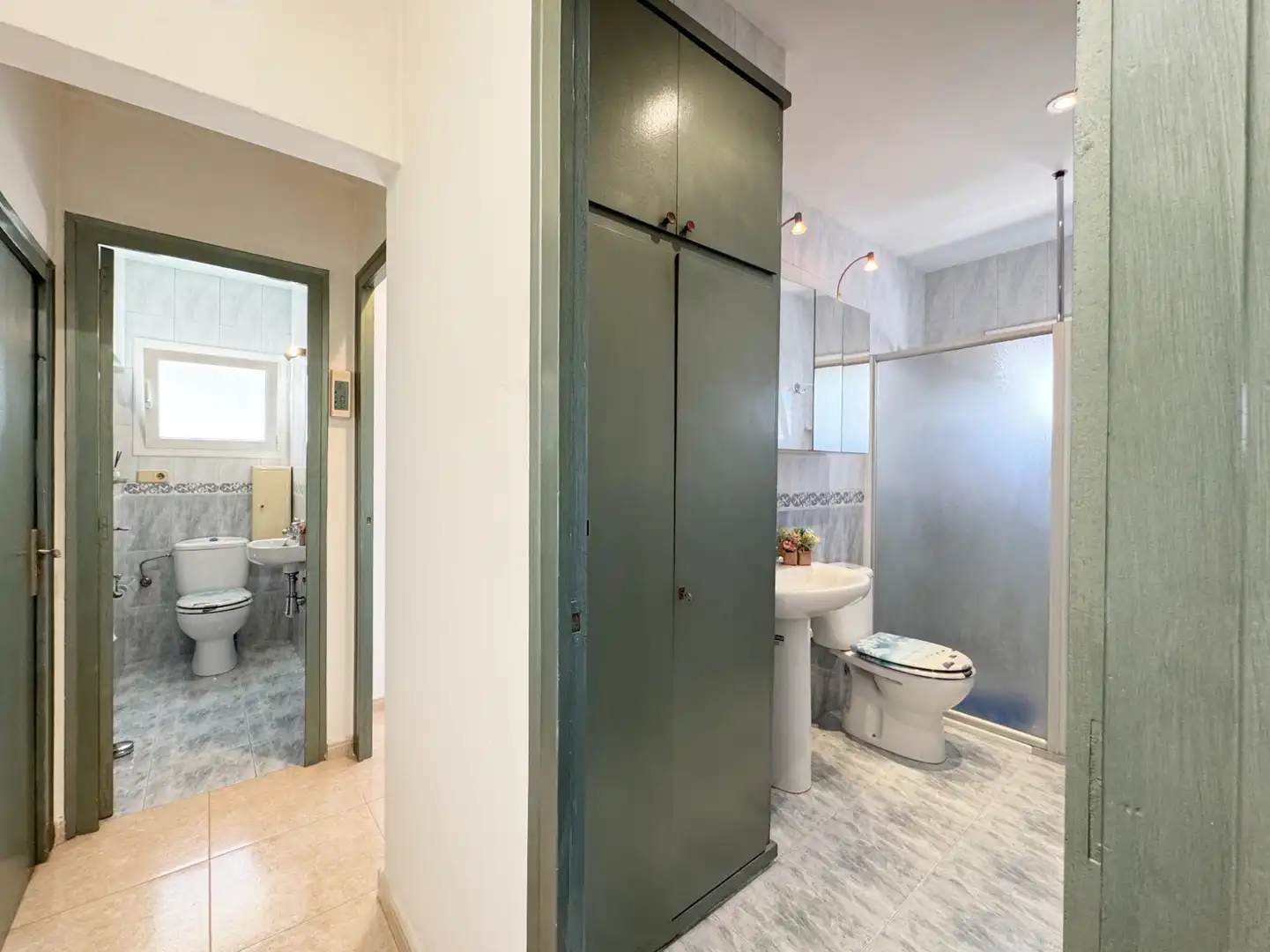 Bathroom of Houses for sale in L'Escala  with Private garden, Terrace and Alarm