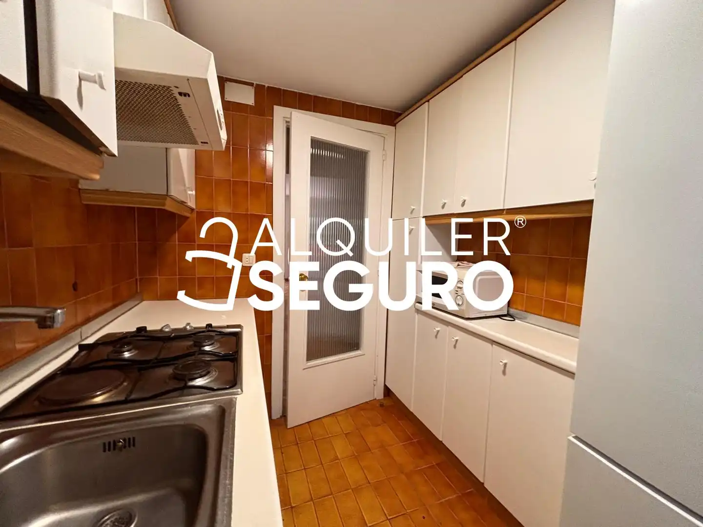 Cuina de Pis de lloguer en Madrid amb Calefacció i Moblat