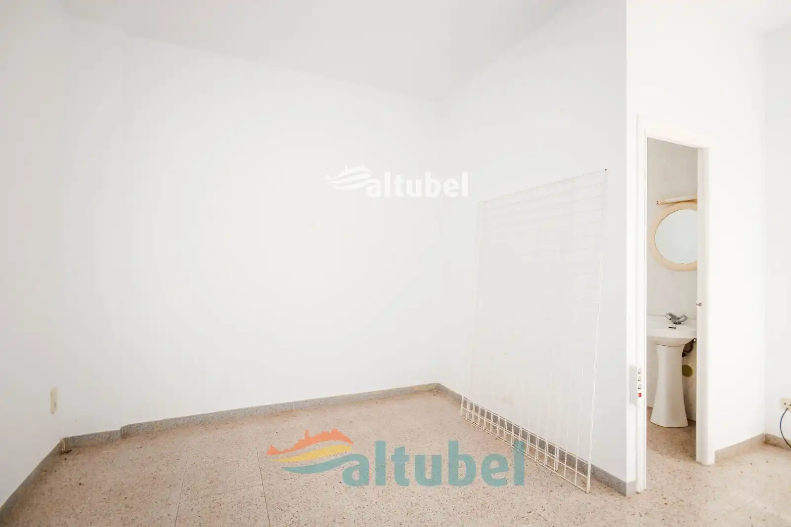 Habitación de Local en venta en Peñíscola / Peníscola