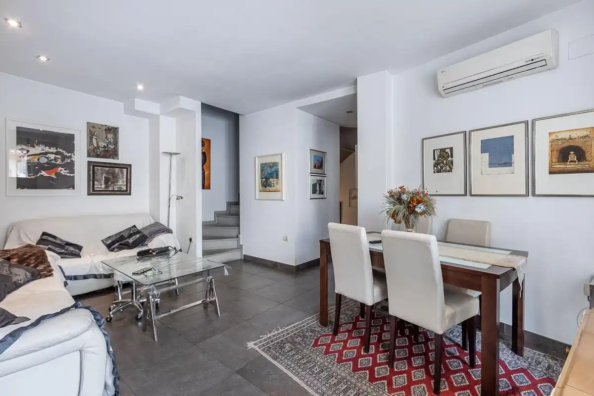 Sala de estar de Casa o chalet en venta en Granada con Aire acondicionado, Terraza y Balcón
