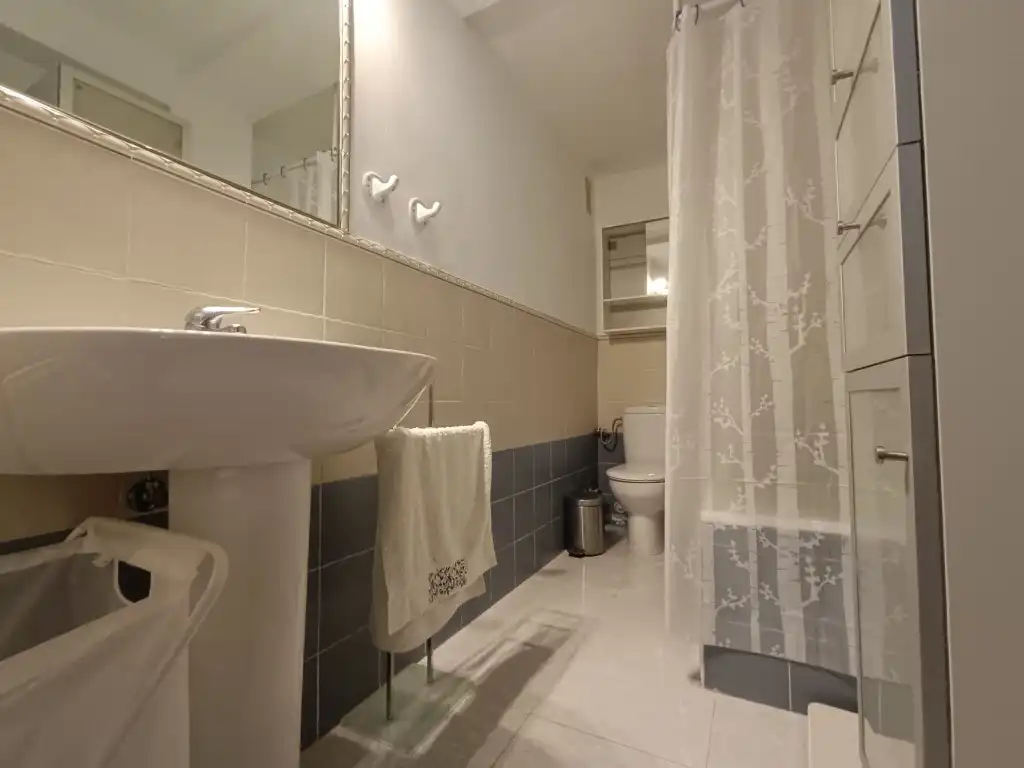 Badezimmer von Wohnung zur Miete in Córdoba