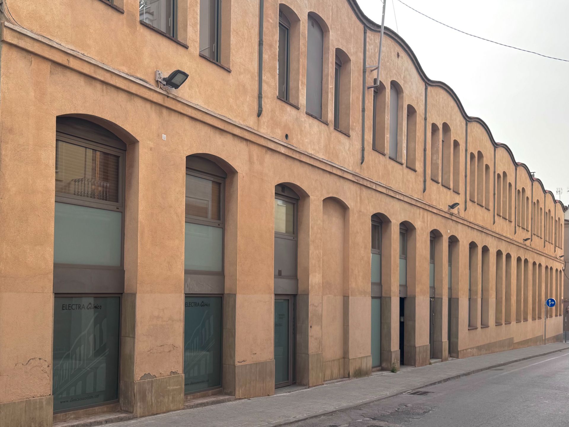 Vista exterior de Local en venta en Terrassa con Aire acondicionado, Calefacción y Parquet