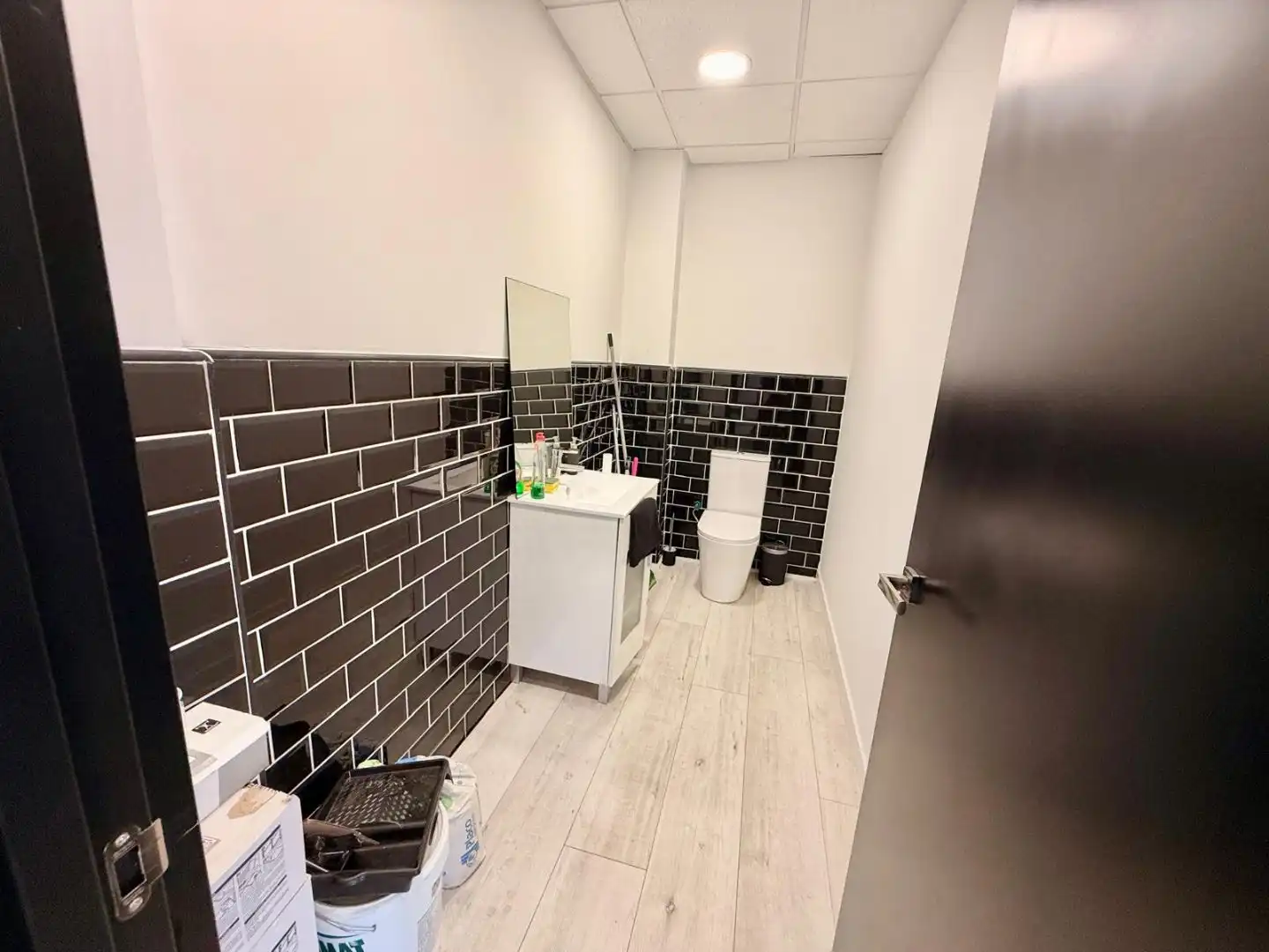 Badezimmer von Geschaftsraum zur Miete in Santa Cruz de Bezana