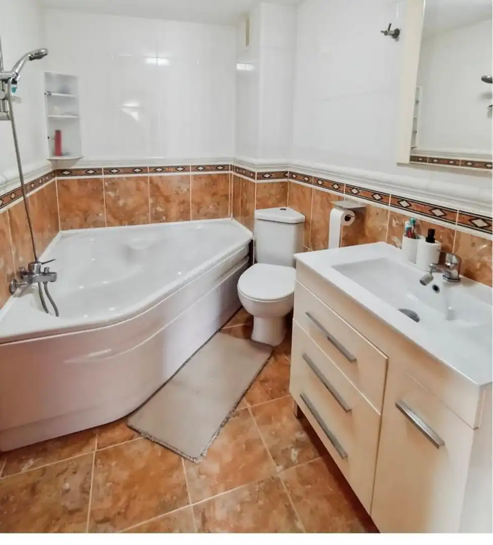 Bathroom of Flat for rent in Monte Alto - Zalaeta - Atocha