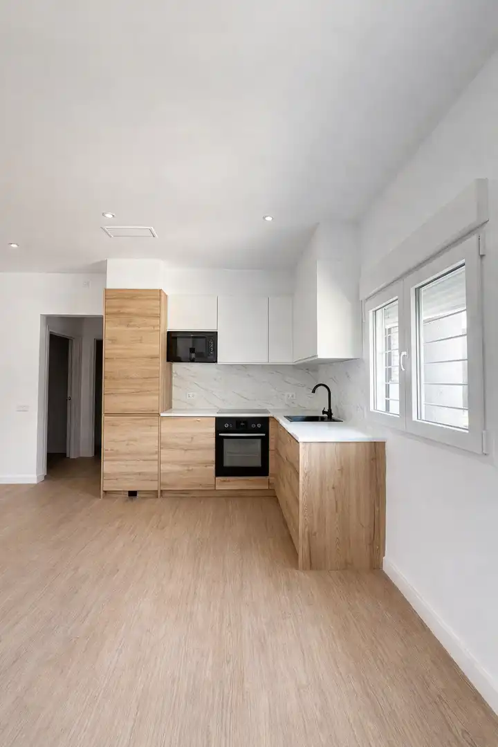 Kitchen of Flat for sale in Terrassa  with Heating and Oven