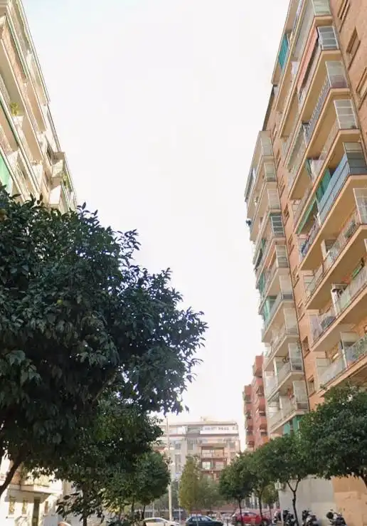 Vista exterior de Pis en venda en Barcelona amb Terrassa i Balcó