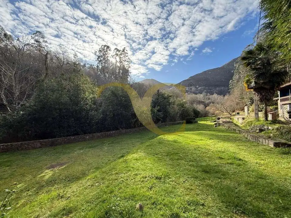 Garden of Buildings for sale in Llanes