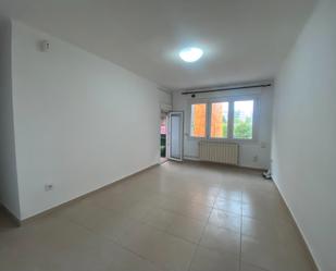 Living room of Flat to rent in Girona Capital  with Heating, Oven and Balcony