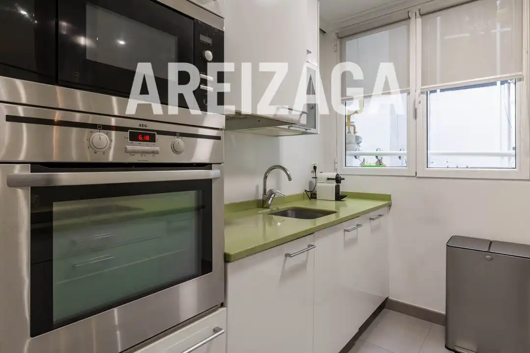 Cocina de Piso en venta en Donostia - San Sebastián  con Calefacción, Terraza y Trastero