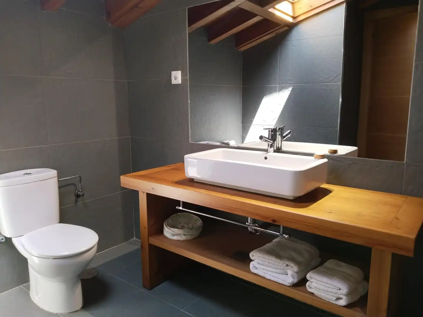 Bany de Casa o xalet de lloguer en Molledo amb Calefacció, Jardí privat i Terrassa