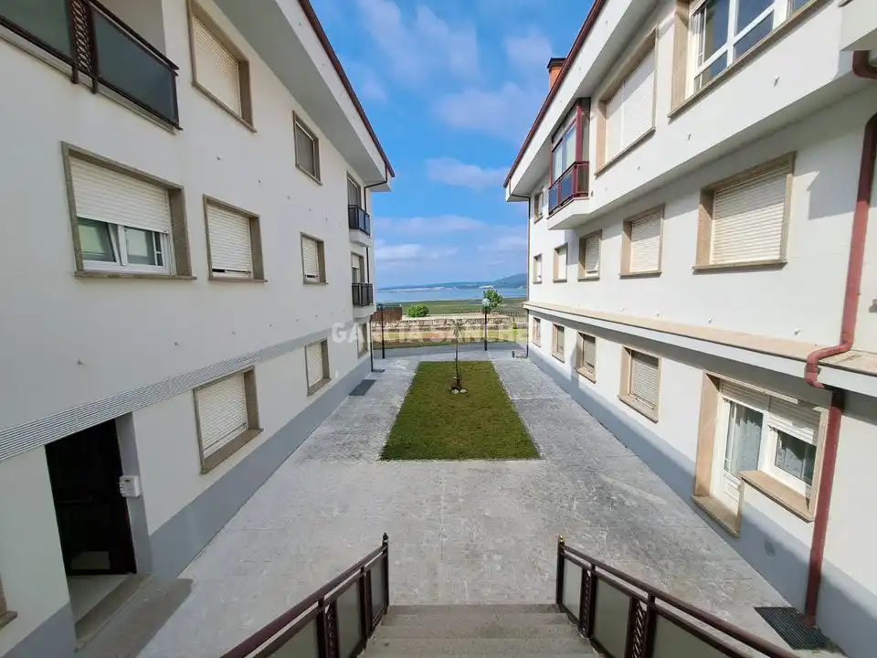 Vista exterior de Dúplex en venta en Boiro con Calefacción, Amueblado y Balcón