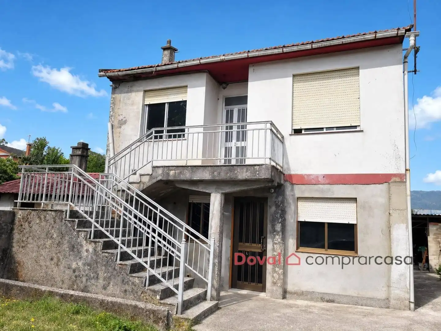 Vista exterior de Casa o xalet en venda en O Porriño   amb Jardí privat, Traster i Balcó