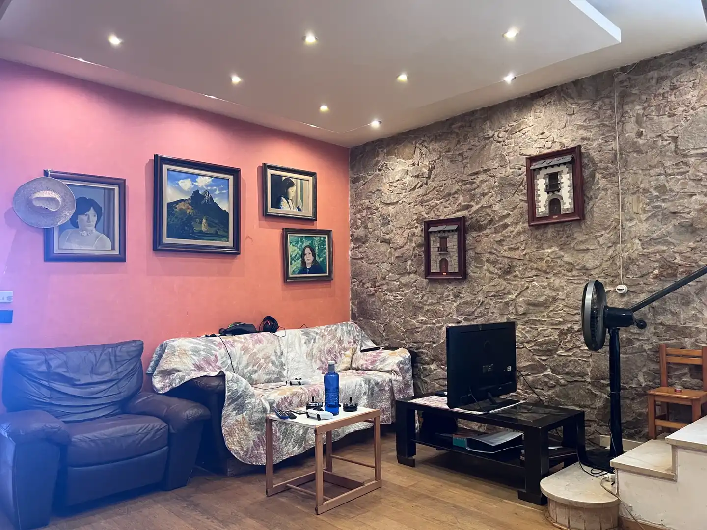 Sala d'estar de Casa adosada en venda en Barcelona amb Aire condicionat, Parquet i Terrassa
