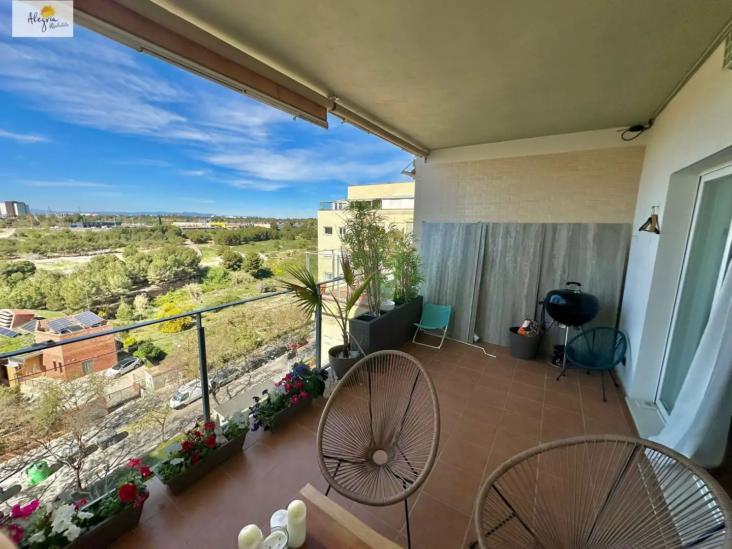 Terraza de Apartamento en venta en Paterna con Aire acondicionado, Calefacción y Jardín privado