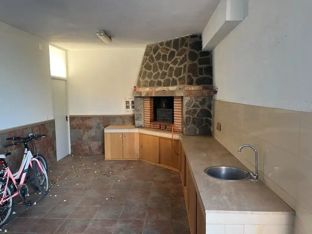 Cuina de Casa o xalet en venda en Albacete amb Calefacció, Jardí privat i Terrassa