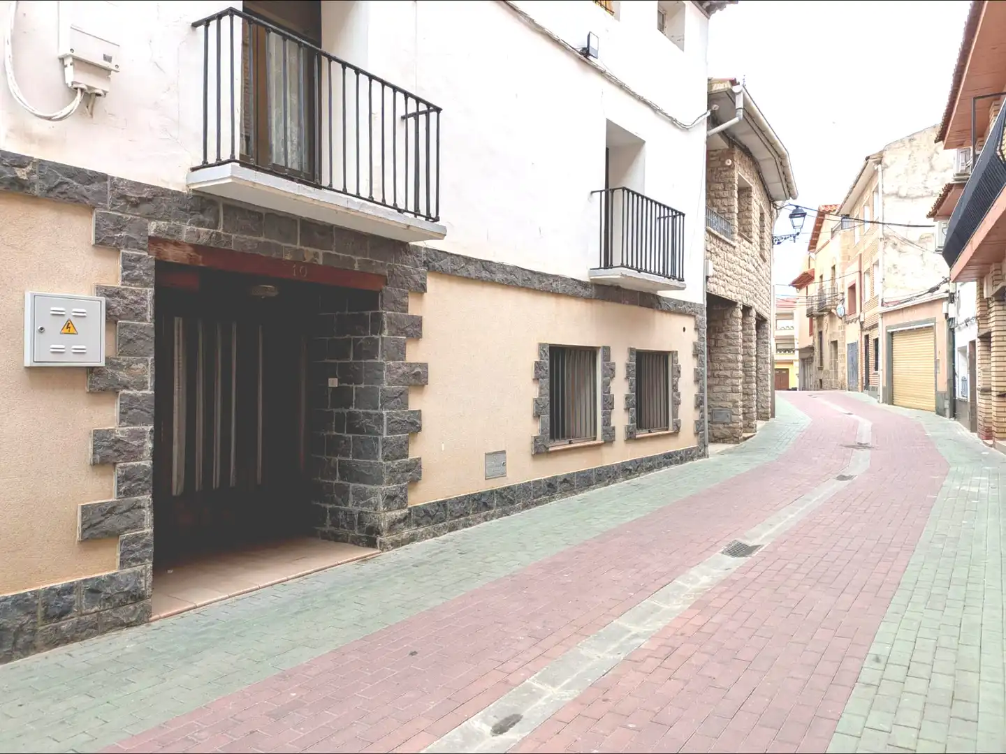 Exterior view of Houses for sale in Quinto  with Balcony