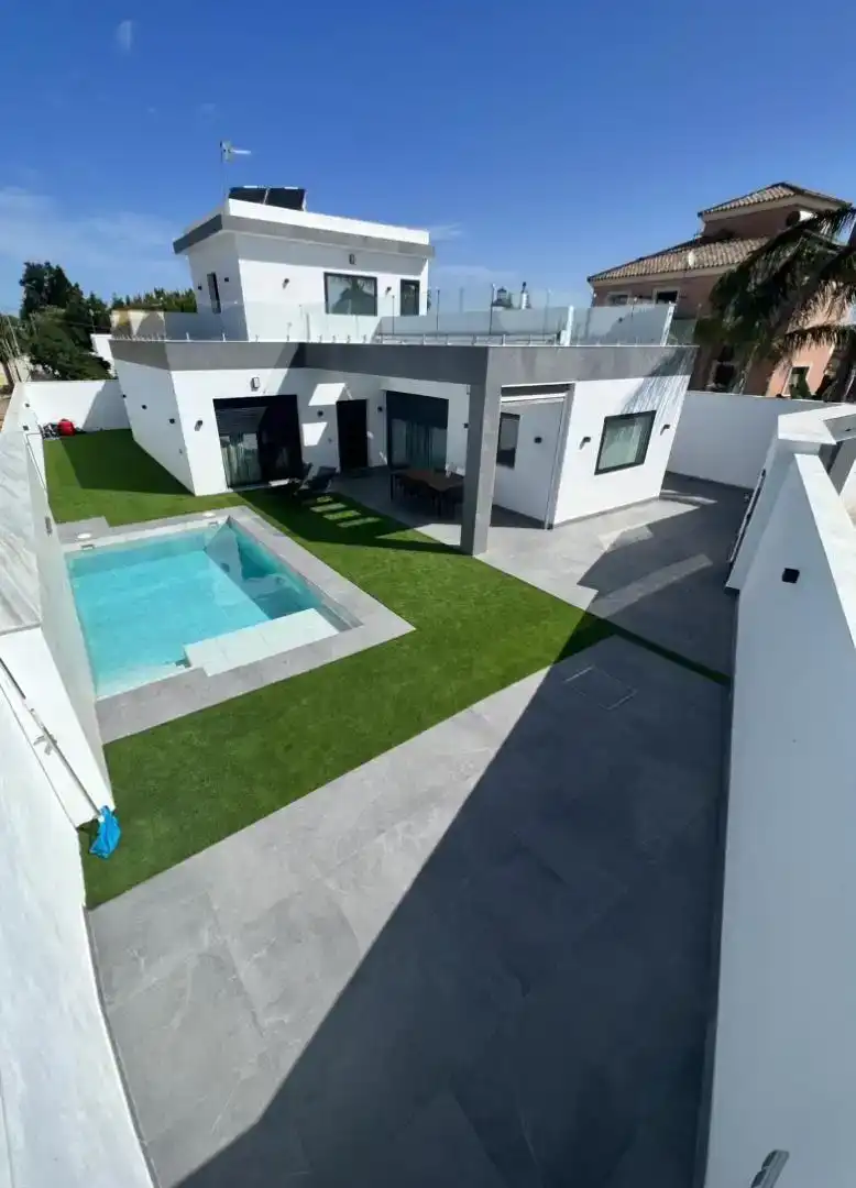 Piscina de Casa o chalet de alquiler en Sanlúcar de Barrameda con Aire acondicionado, Jardín privado y Trastero