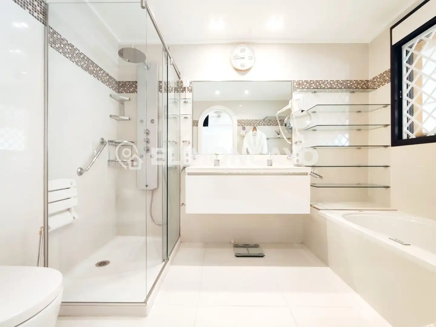 Baño de Ático en venta en Guardamar del Segura con Aire acondicionado, Calefacción y Jardín privado
