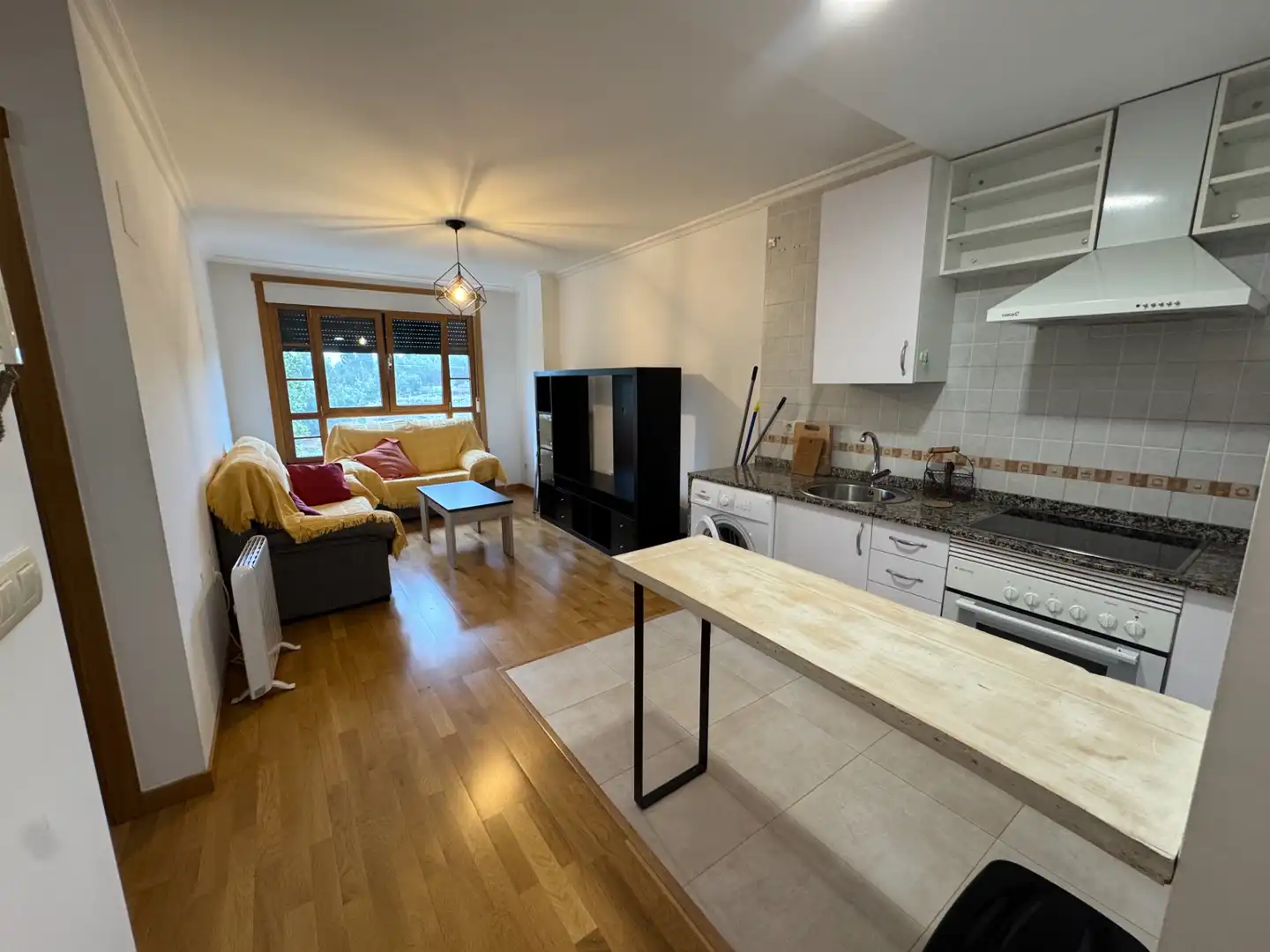 Apartamento con terraza en alquiler en Rúa Entrecines 12b