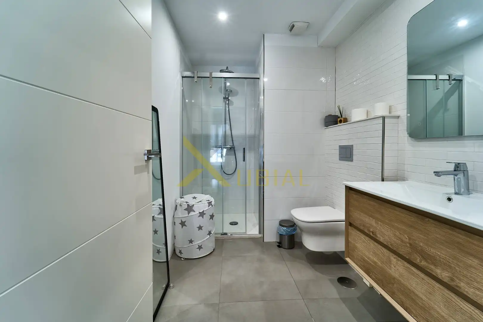 Bathroom of Flat for sale in A Coruña Capital   with Storage room, Furnished and Balcony