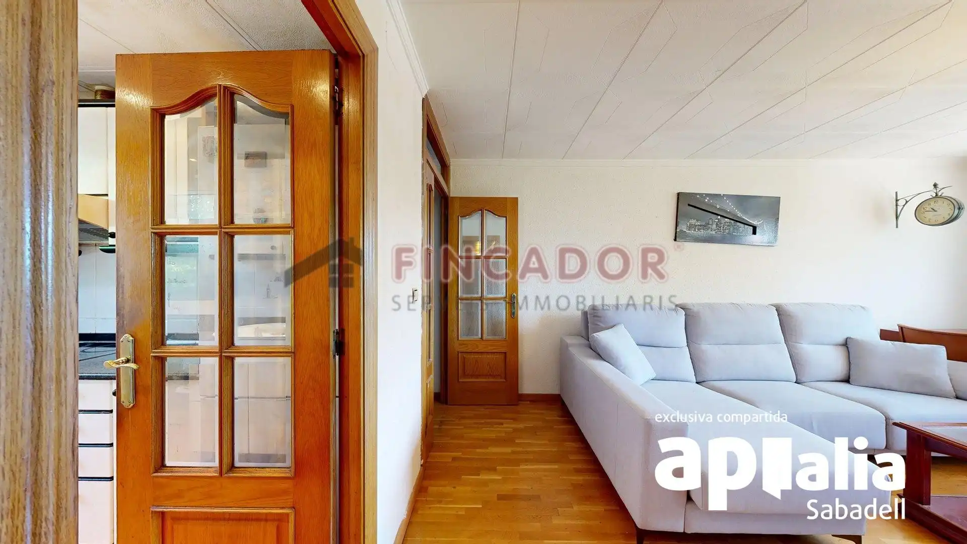 Sala de estar de Piso en venta en Badia del Vallès con Aire acondicionado, Calefacción y Parquet