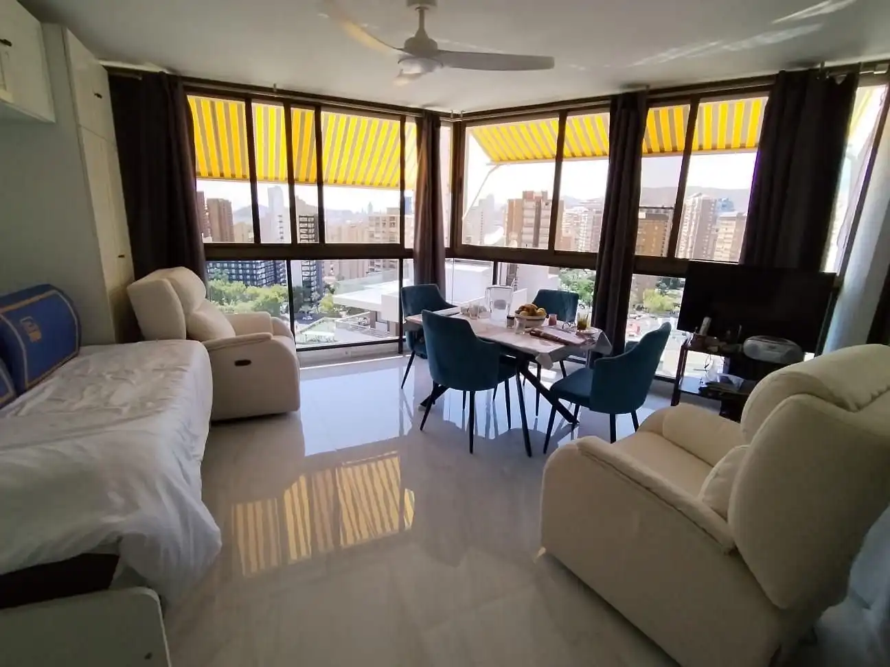 Flat with pool for sale in Calle Lepanto
