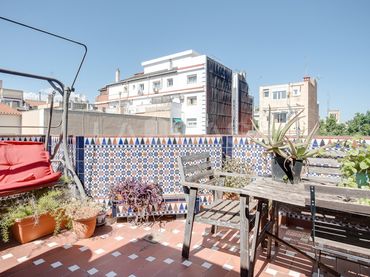 Àtic amb balcó en venda a Carrer de Melcior de Palau