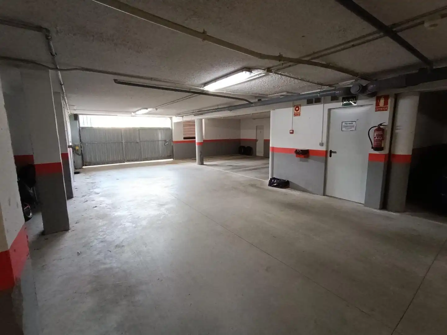 Aparcament de Dúplex en venda en Castañeda amb Calefacció, Terrassa i Traster