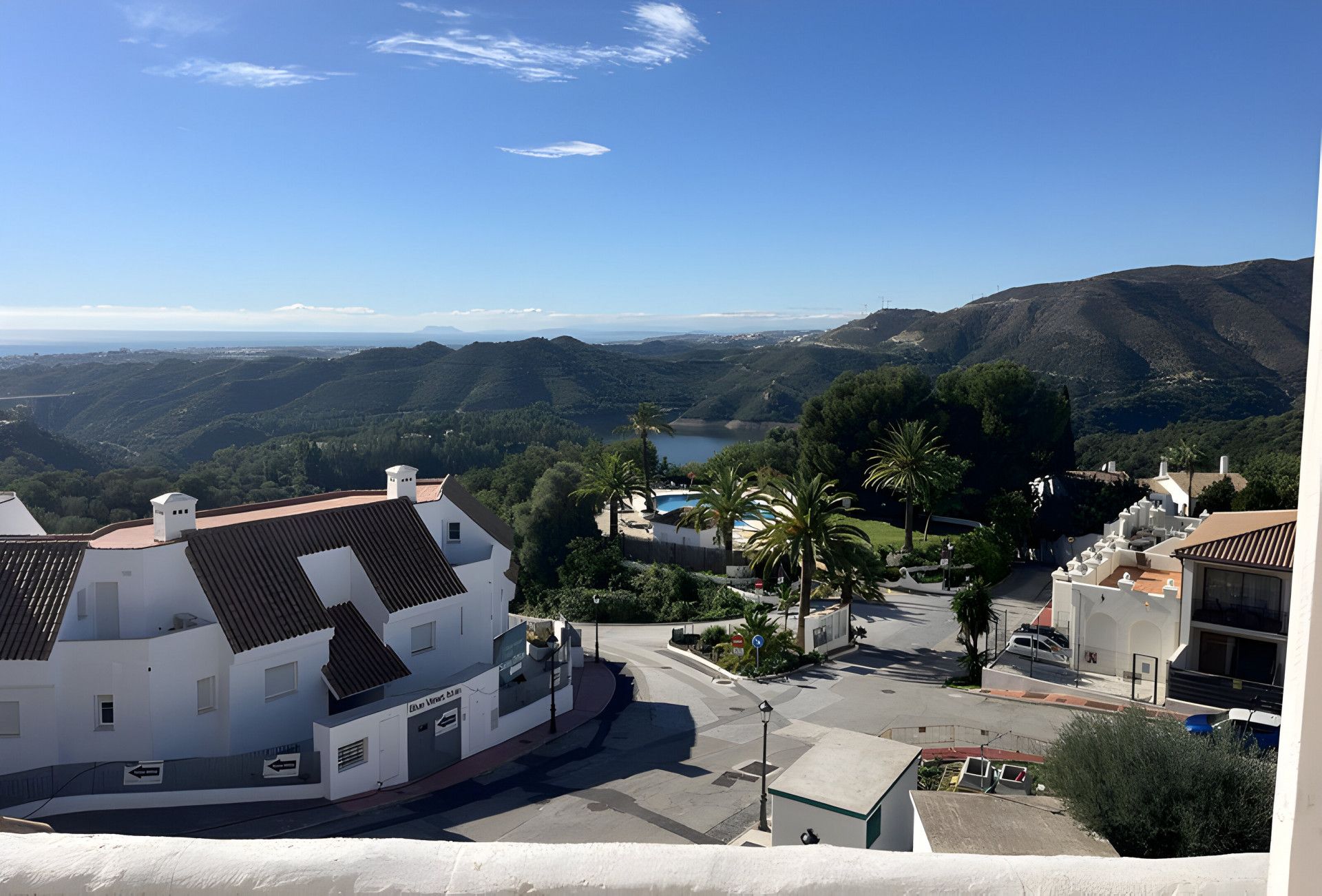 Exterior view of Duplex for sale in Istán  with Terrace, Swimming Pool and Community pool