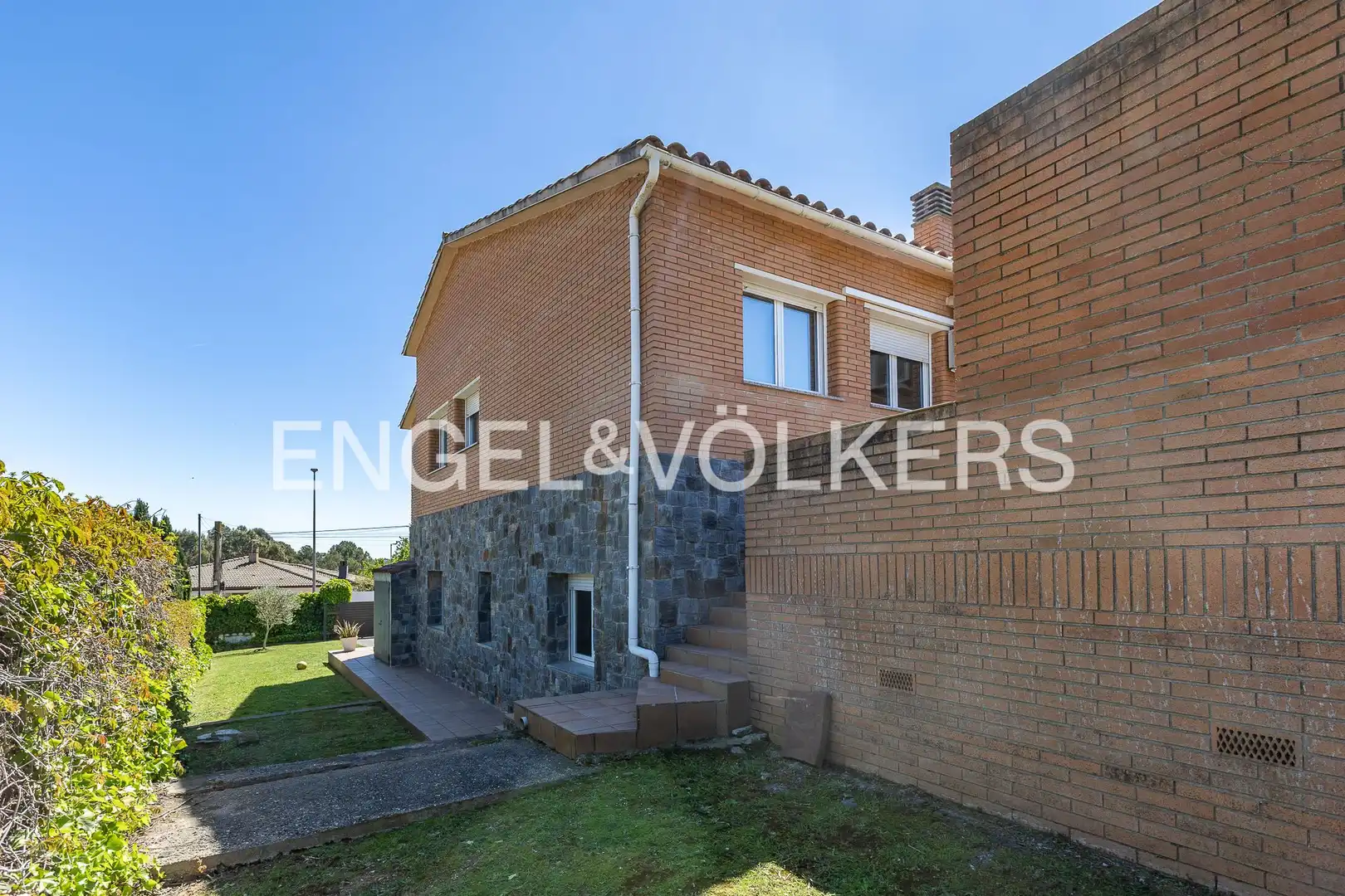 Vista exterior de Casa o chalet en venta en Castellar del Vallès con Aire acondicionado, Calefacción y Jardín privado