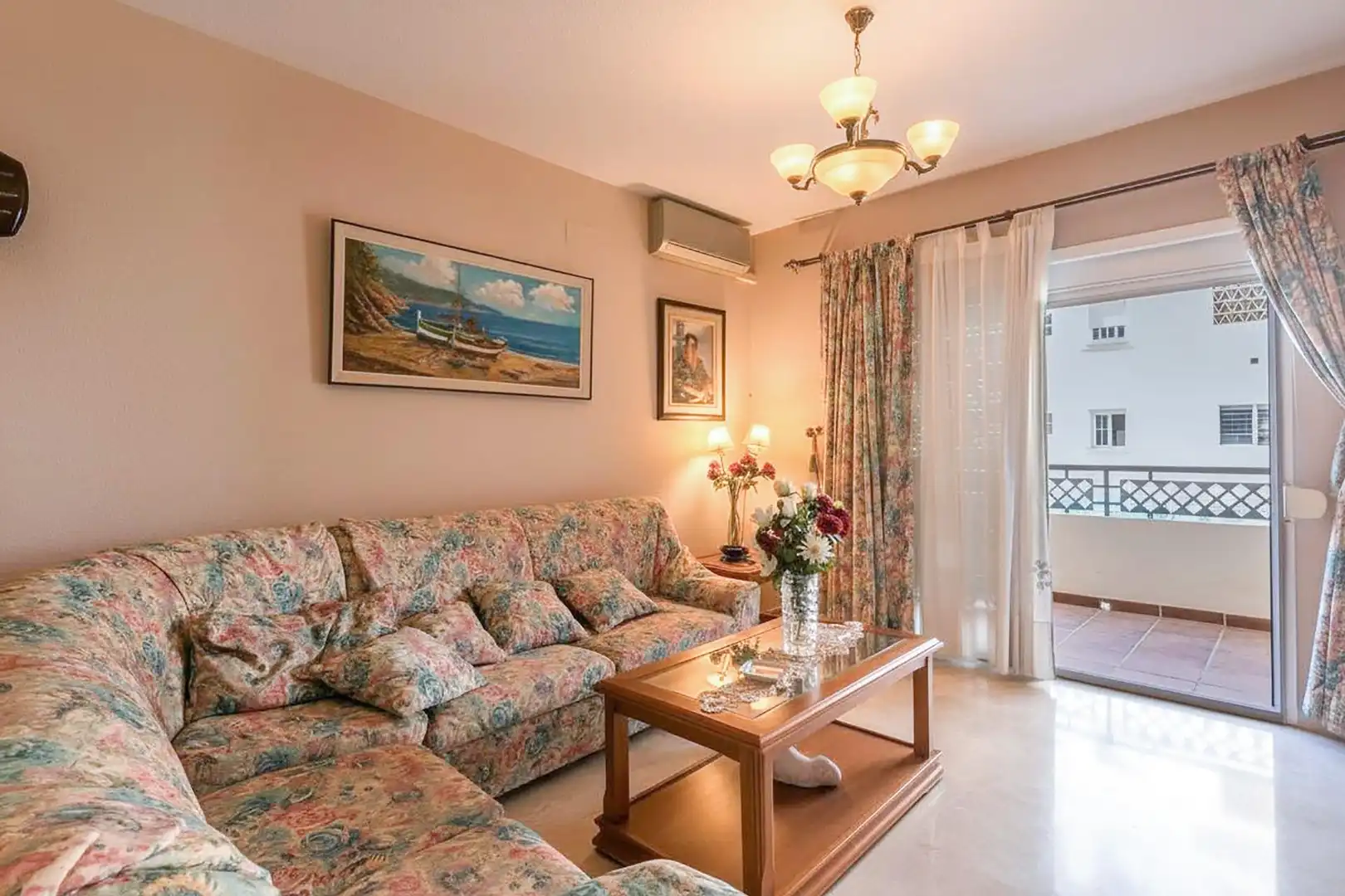 Sala de estar de Piso en venta en Benalmádena con Aire acondicionado y Terraza