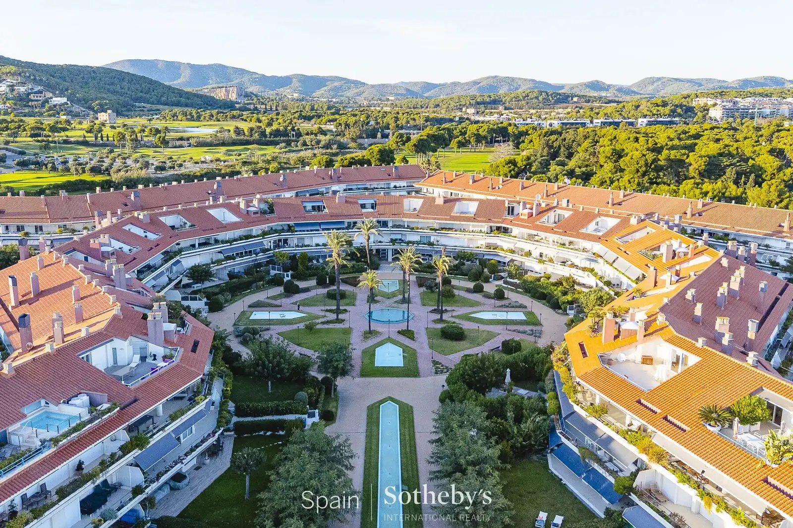 Exterior view of Apartments for sale in Sitges  with Air Conditioner, Storage room and Community pool