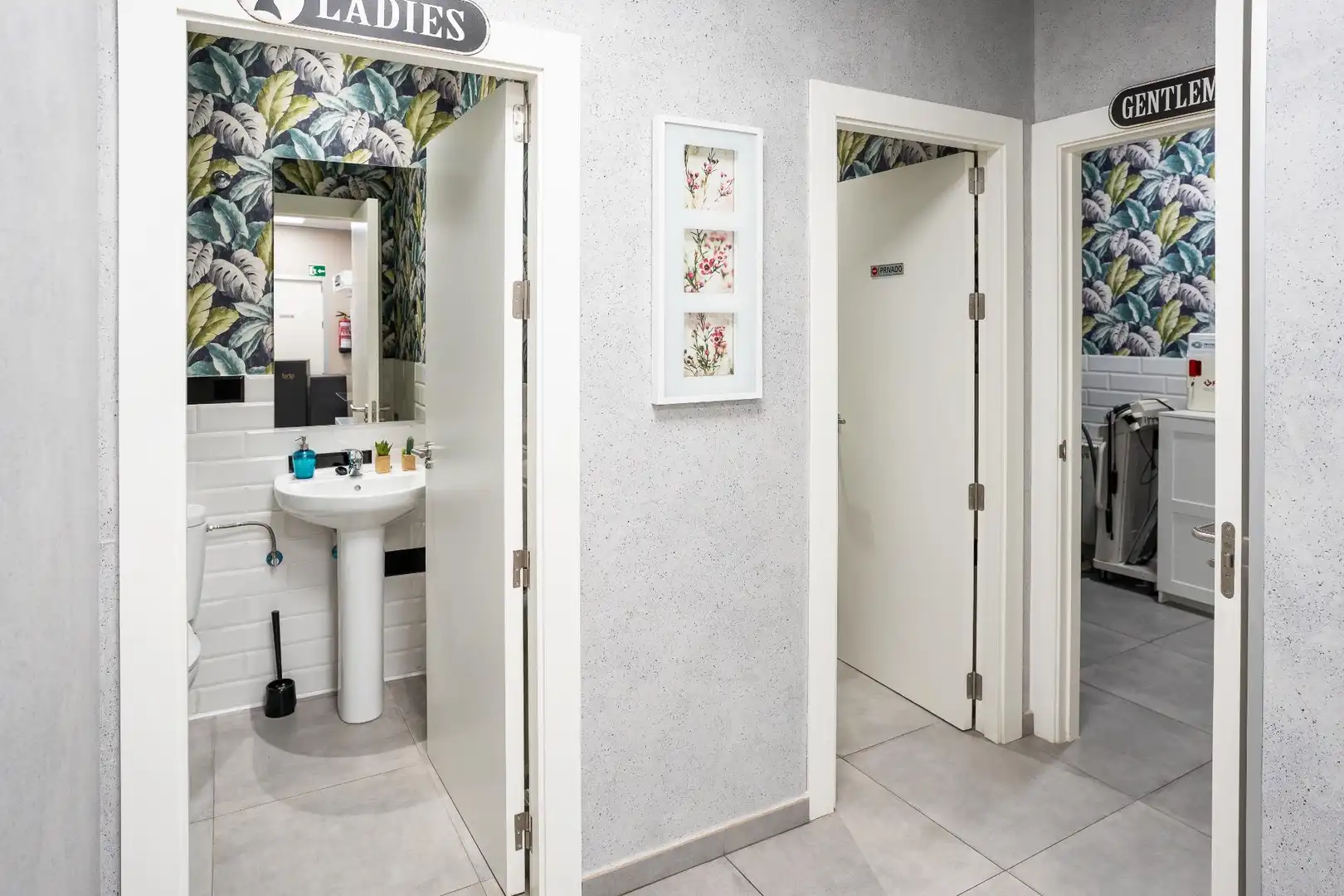 Baño de Local en traspaso en Valdemoro con Aire acondicionado y Amueblado