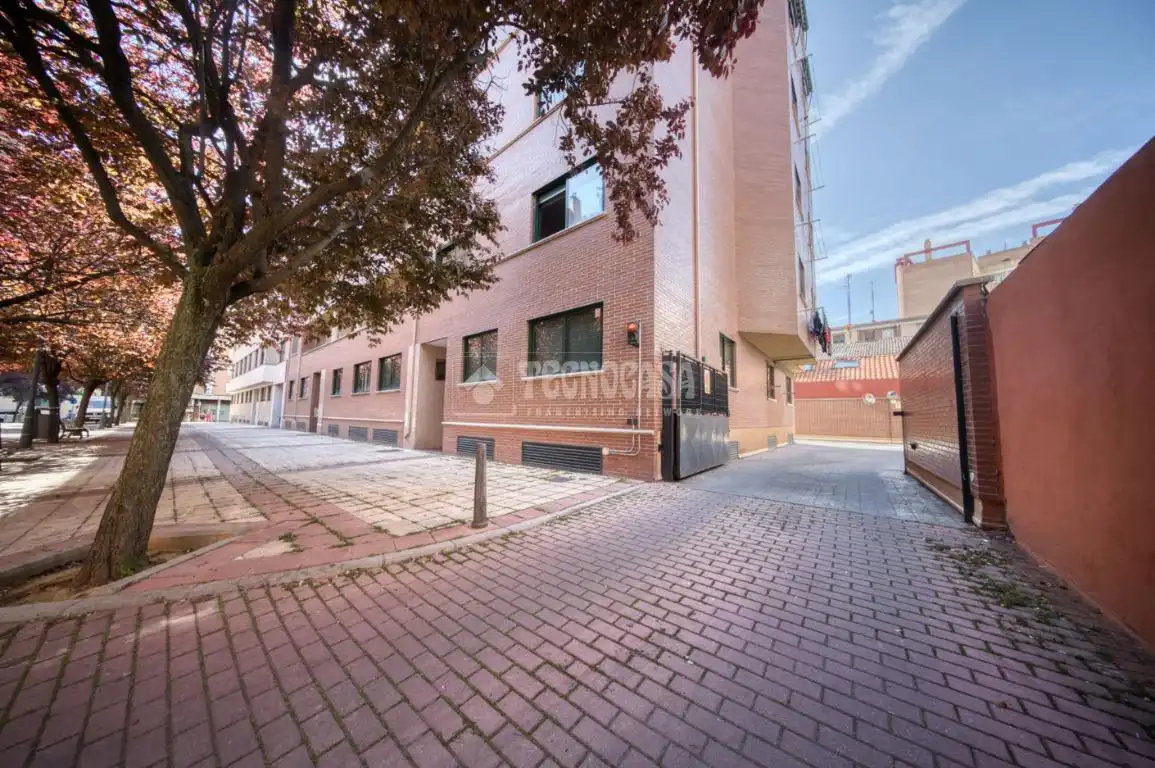 Vista exterior de Garatge en venda en Valladolid