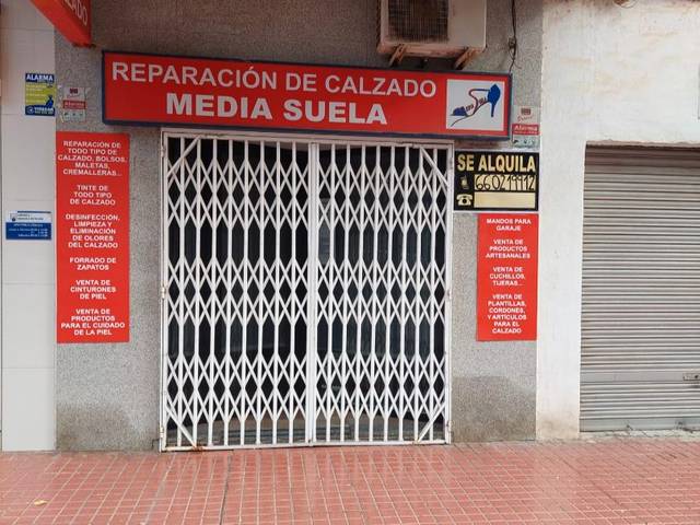 Local comercial en Alquiler en Calle Carmen Conde, 42 en Ciudad Jardín