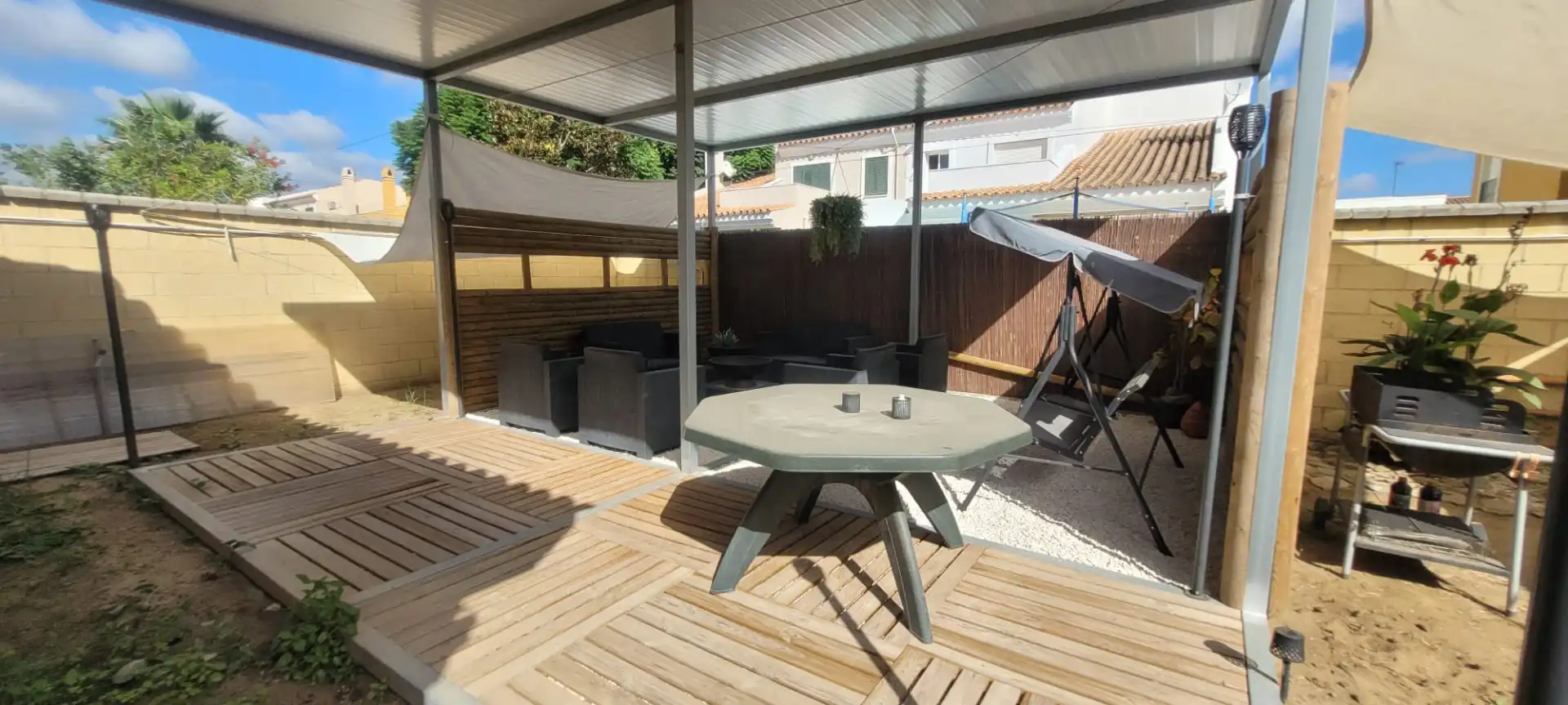 Terrassa de Casa adosada en venda en Los Barrios amb Aire condicionat, Jardí privat i Terrassa