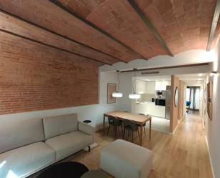 Living room of Flat to rent in  Barcelona Capital  with Air Conditioner, Heating and Parquet flooring