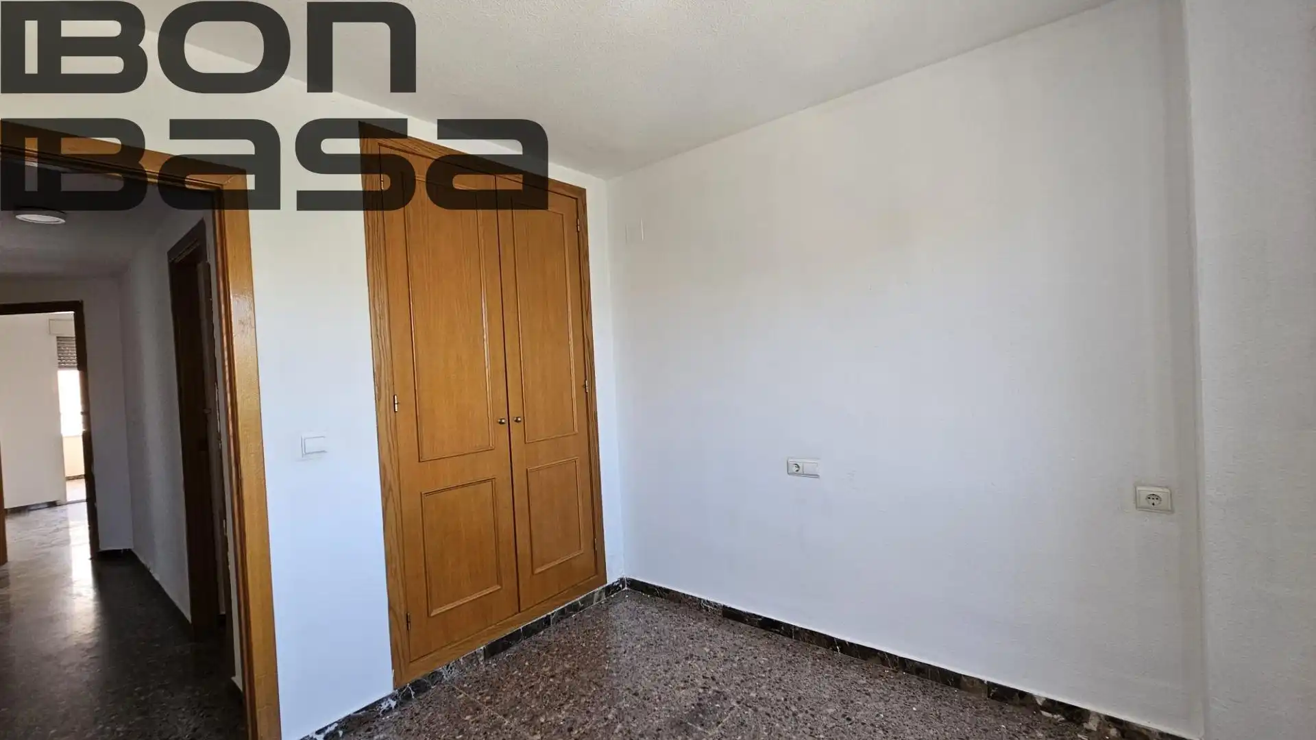 Habitación de Piso en venta en Alicante / Alacant con Aire acondicionado, Jardín privado y Balcón