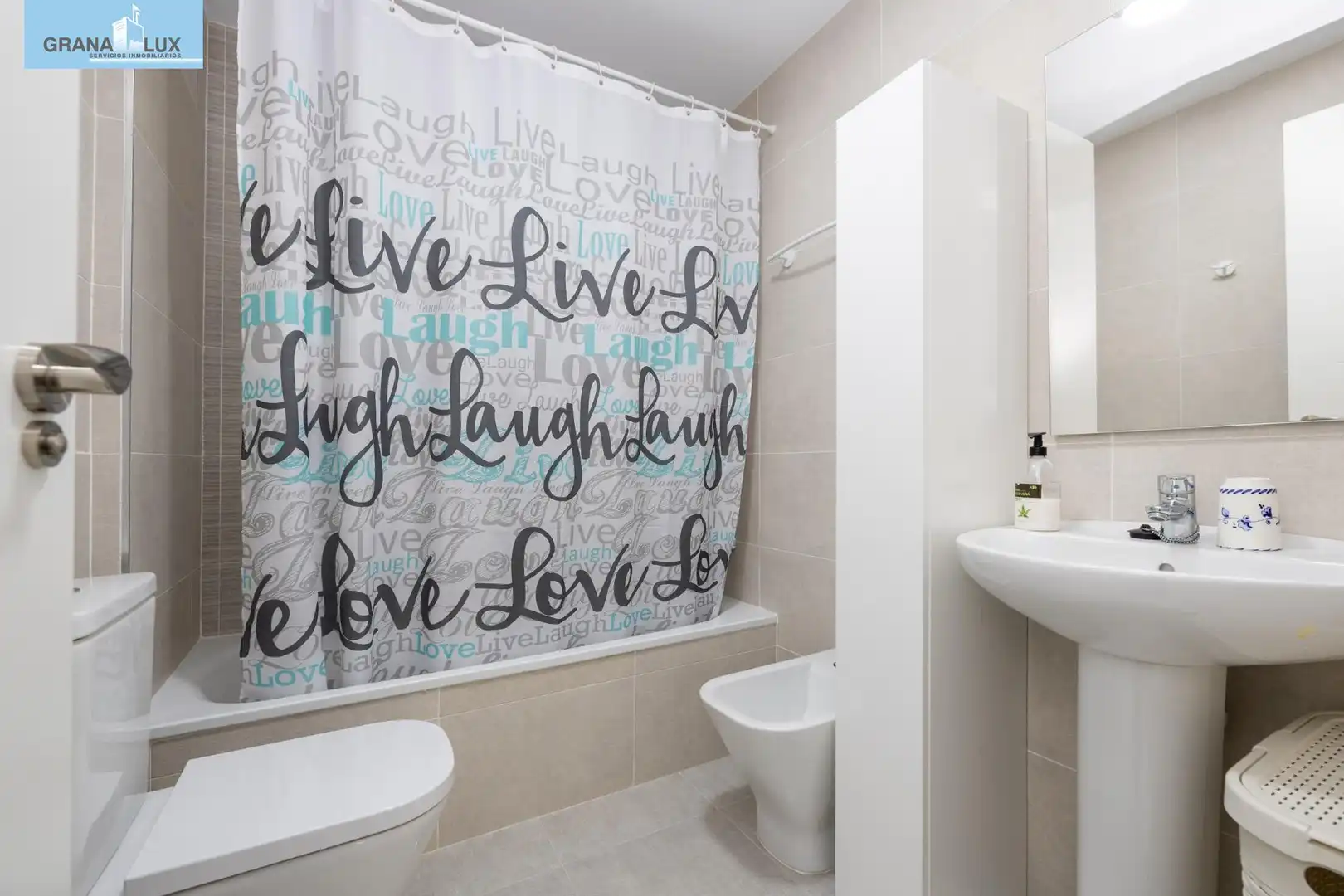 Baño de Piso en venta en Almuñécar con Aire acondicionado, Jardín privado y Terraza