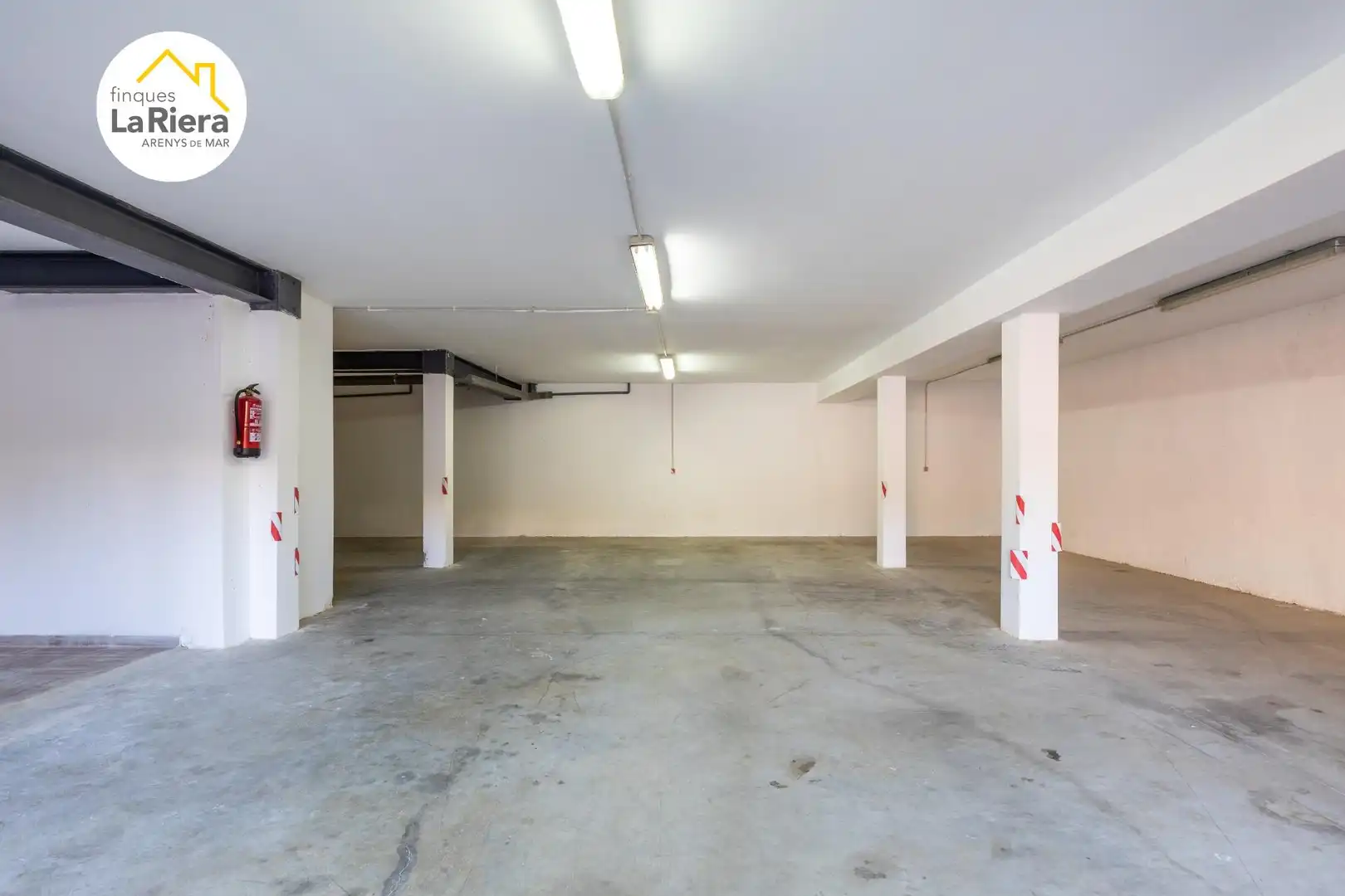 Parking de Casa o chalet en venta en Arenys de Mar con Aire acondicionado, Calefacción y Jardín privado