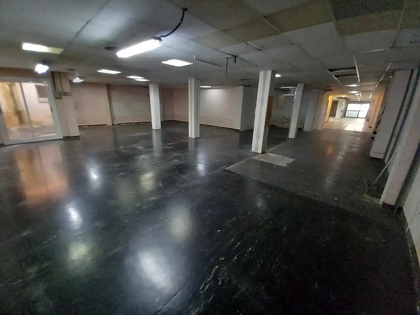 Local comercial de lloguer a Carrer de Nàpols, imagen 3