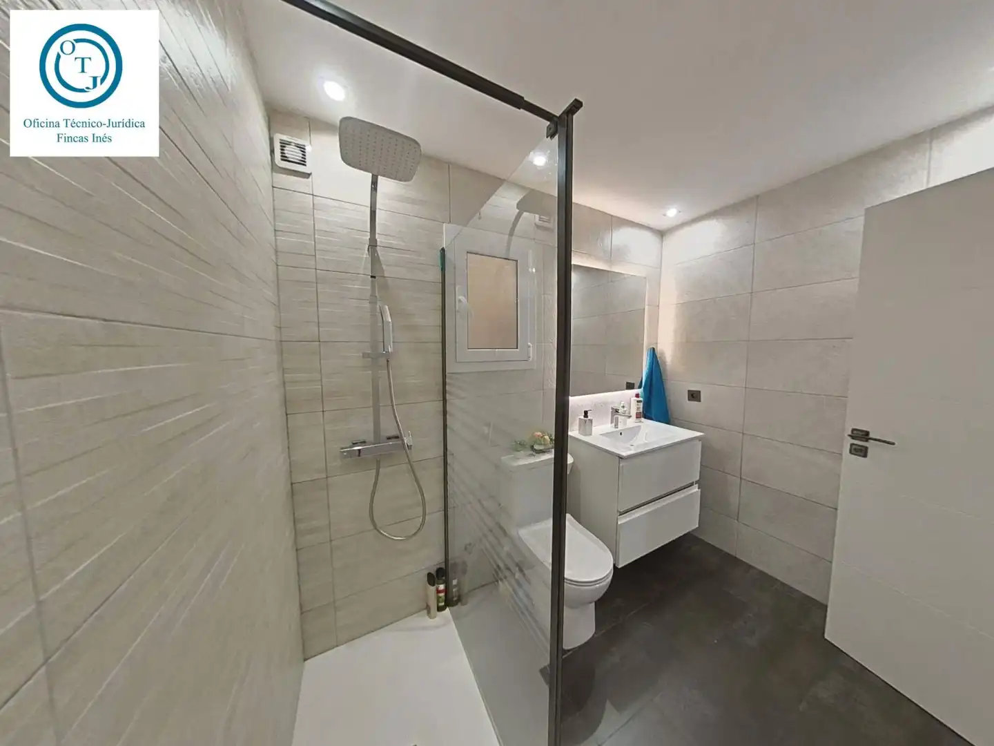 Baño de Piso de alquiler en Mollet del Vallès con Aire acondicionado y Balcón