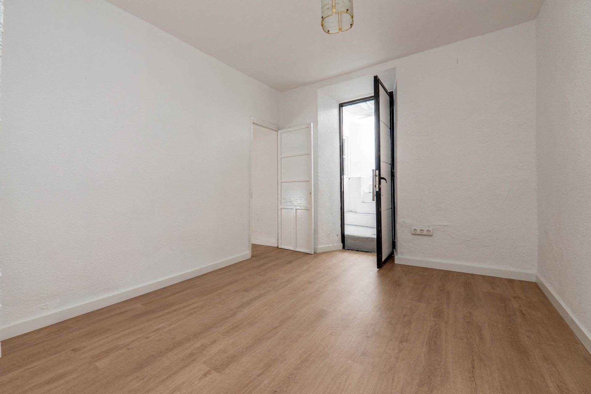 Bedroom of Flat for sale in  Granada Capital  with Terrace